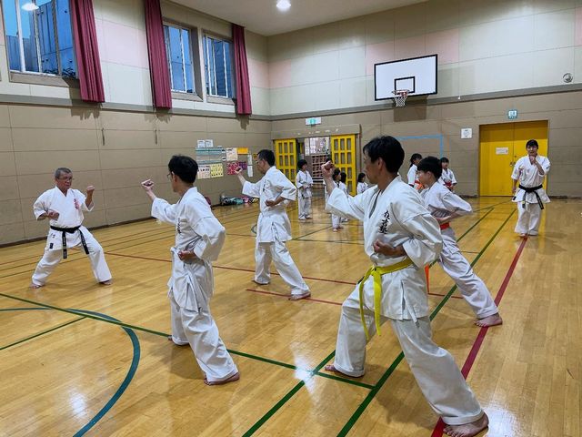 大人の空手教室　空手道住吉塾