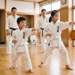 何歳から始める？札幌の空手道場（住吉塾）で一緒に稽古をする幼児と小学生の初心者たち